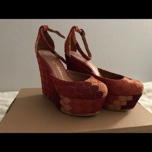 Size 6 Jeffrey Campbell platform espadrilles